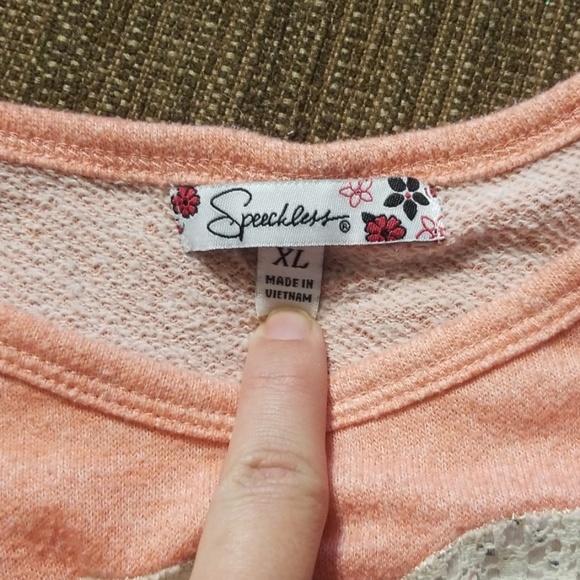 Girls shirt - Picture 2 of 5